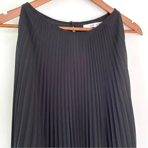 Max Studio sleeveless  top with accordion pleats - Picture 3 of 11